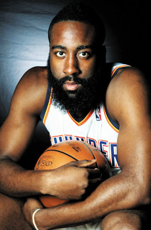 马绍尔半场高效表现，助力球队领先（马绍尔上半场高效发挥，带队取得领先）