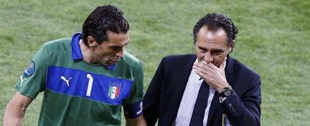 格拉斯纳：没有球队报价格伊，我预计他会待到赛季末（格拉斯纳称未收到格伊报价，预计其将留队至赛季末）