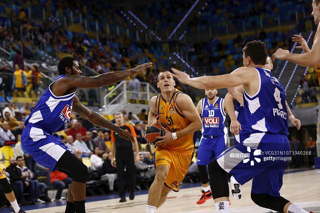 阿森纳算不算欧洲顶级？塔帅：我们没拿过欧冠，拜仁拿过六个（阿森纳配得上欧洲顶级吗？塔帅：我们仍零欧冠，拜仁已六冠）