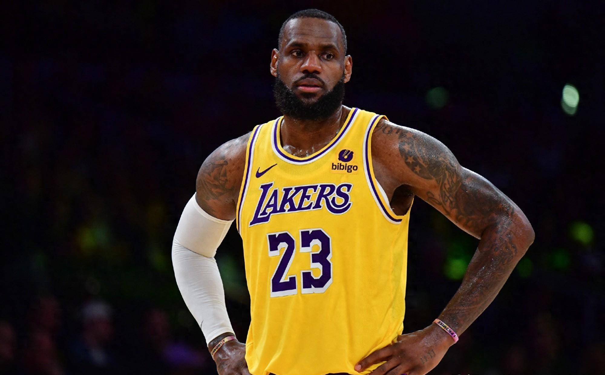 主场陷四年低谷！利物浦连续三场安菲尔德不胜（利物浦主场陷入四年低潮，安菲尔德三场未胜）