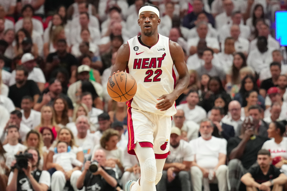 范戴克：点球非常明显；科纳特的进球也应该被确认有效（范戴克称点球明显，科纳特进球应判有效）