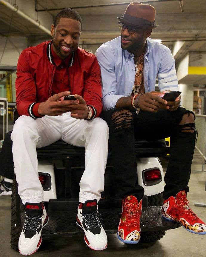 马刺三杀联盟第一！文班亚马轰19+11霸气暴扣 打得雷霆提前投降（马刺赛季第三次击败联盟第一！文班亚马19+11内线统治，雷霆提前缴械）