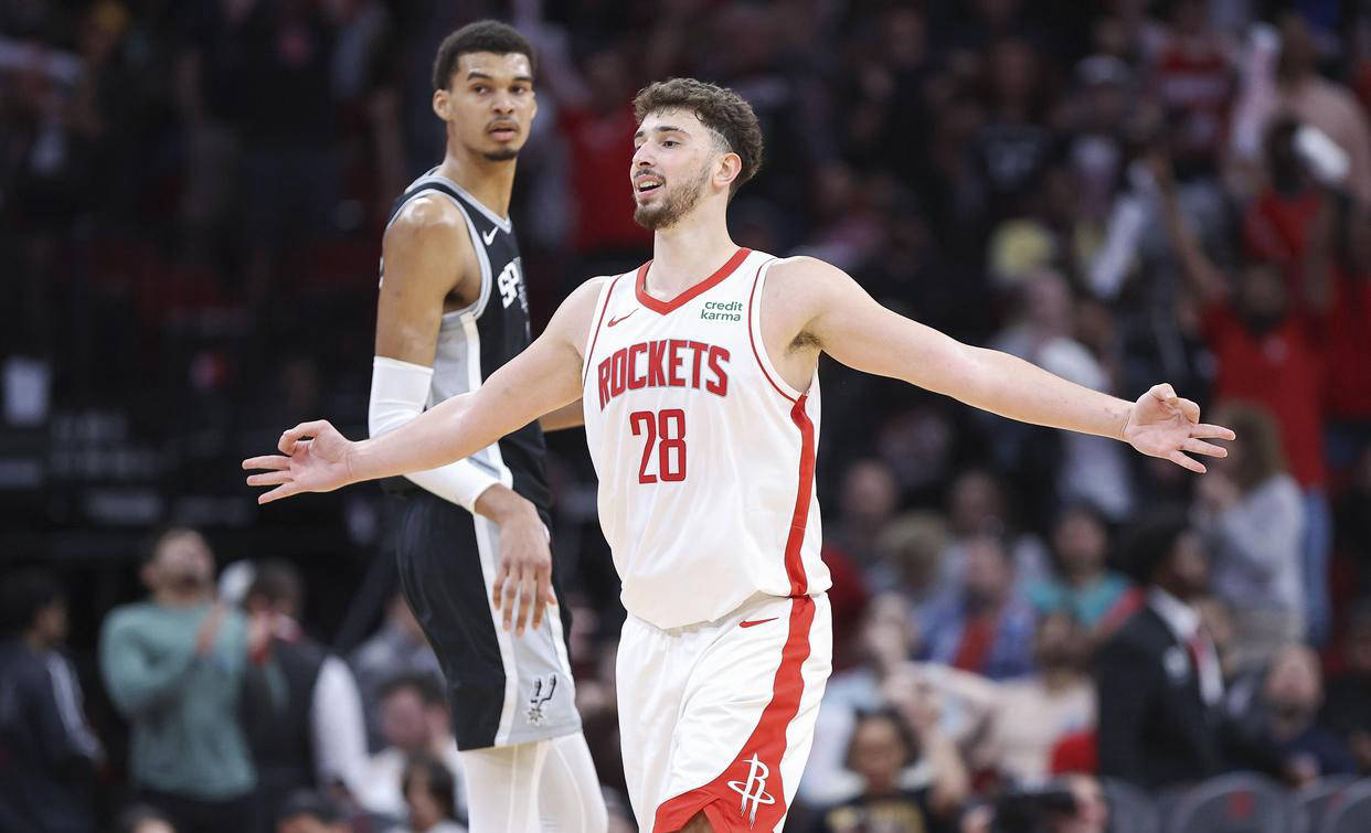 罗马诺：比施亚布可能在冬窗离开RB莱比锡，有英超球队对球员有意（罗马诺：英超队追逐比施亚布，他或将今冬离开RB莱比锡）