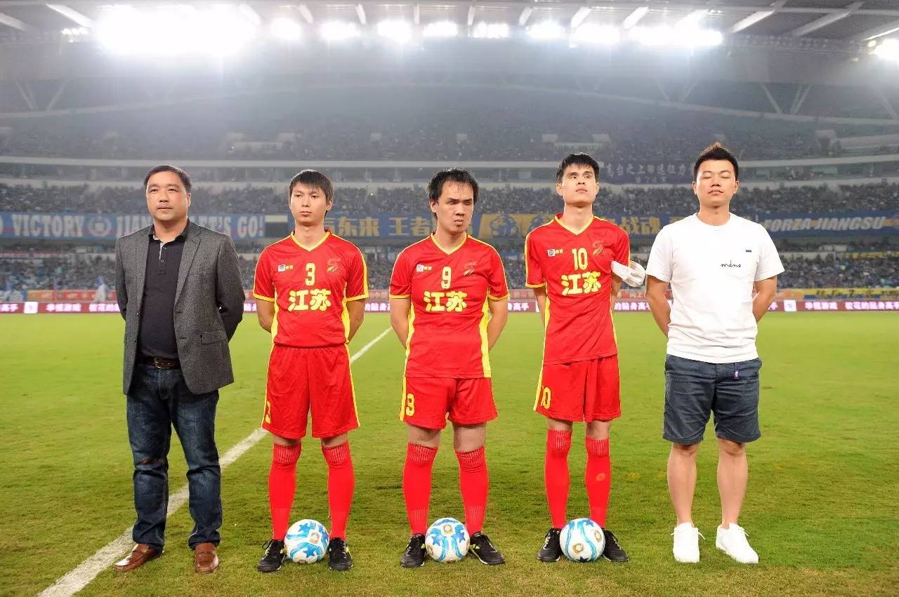 TK谈心中最佳阵容：梅罗入选、魔笛、齐达内、大罗、小罗在列（TK评心中最佳阵容：梅罗上榜，魔笛、齐达内、大罗、小罗悉数入围）