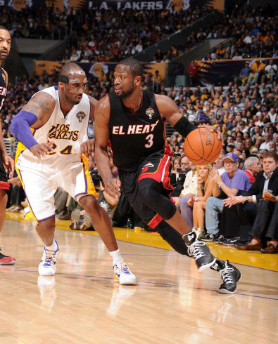 内线大闸：赫夫盖帽总数和2+盖帽场次均排联盟第一（禁区守护神：赫夫盖帽总数与2+盖帽场次双双领跑联盟）