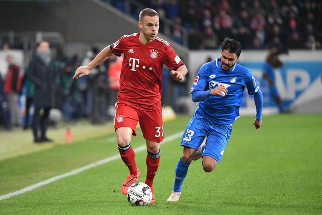 英国女歌手利帕现场观看阿根廷国家德比，并与里克尔梅合影（英国歌手利帕现身阿根廷国家德比，与里克尔梅合影留念）