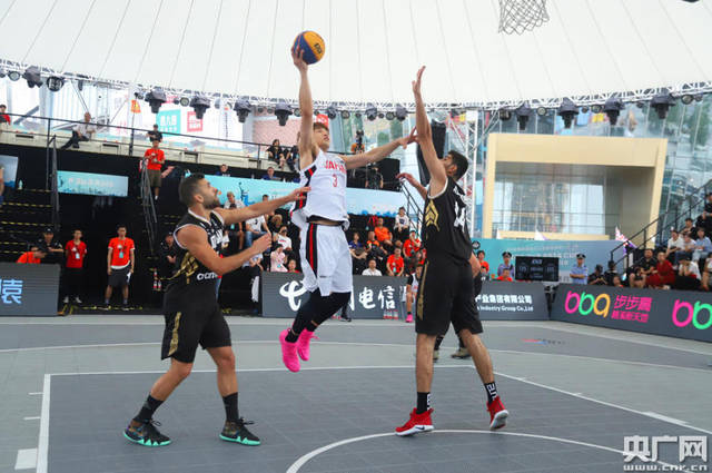 比肩阿德和埃托奥，劳塔罗本赛季出战的三场欧冠比赛均有进球（劳塔罗本季欧冠三战皆破门，与阿德、埃托奥并列纪录）